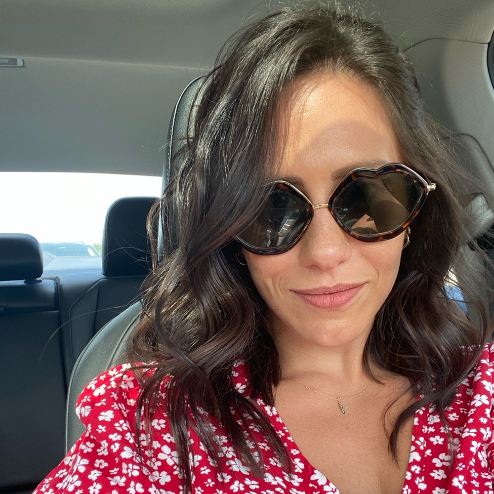 Meet your Posher, Jennifer